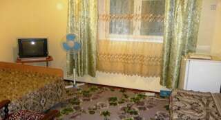 Гостиница Guest House Rozoviy Sad Геленджик Трехместный номер с ванной-6