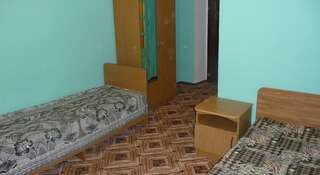 Гостиница Guest House Rozoviy Sad Геленджик Трехместный номер с ванной-9