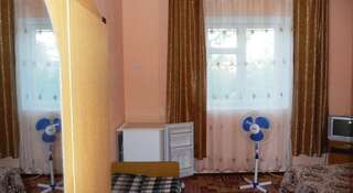 Гостиница Guest House Rozoviy Sad Геленджик Трехместный номер с ванной-8